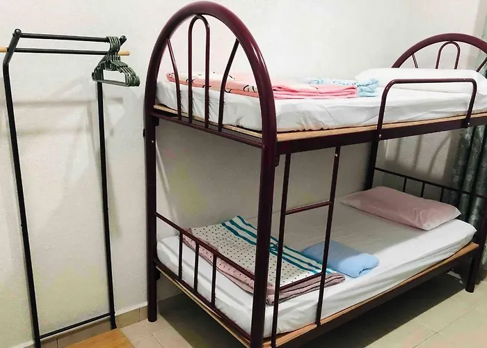 Kota Kinabalu Four Seasons Homestay 沙巴亚庇四季小屋